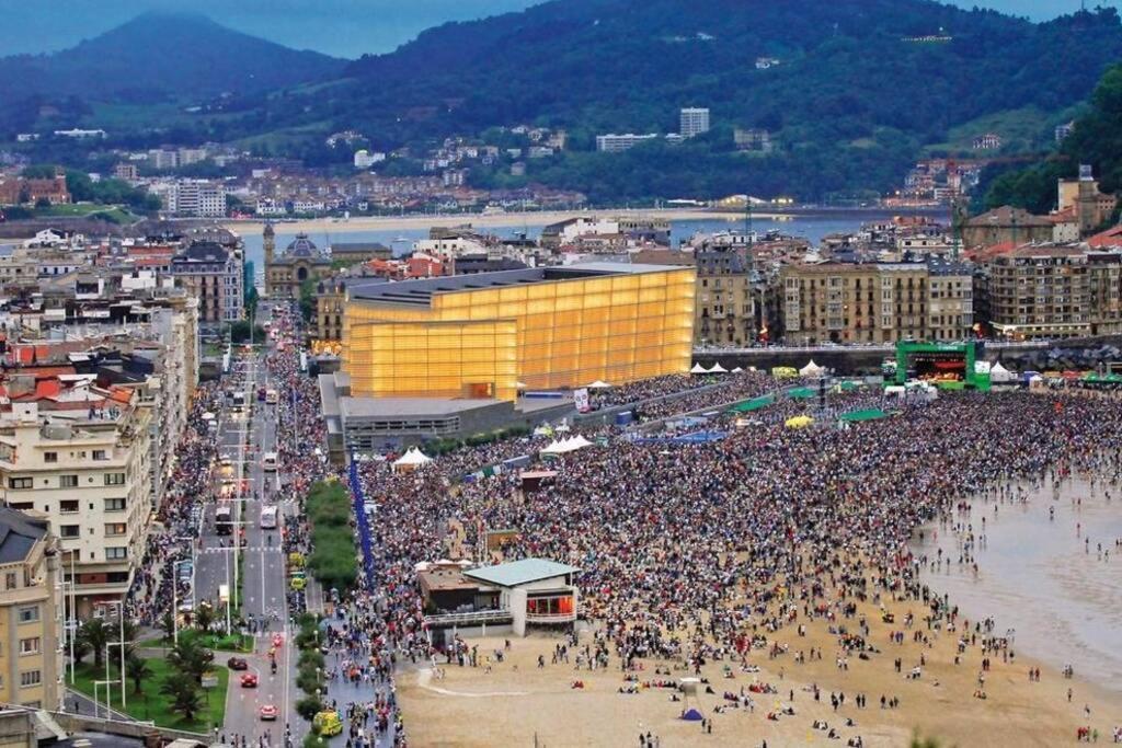 New Gorgeous Central Apartment - Beachfront - 3 Bd San Sebastián Exterior foto